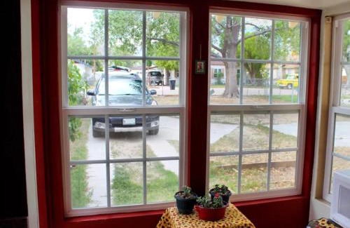 Lone Pine Casa | Cozy Muir Cottage - In Town - Pet Friendly