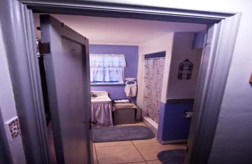 Lone Pine Casa | Cozy Muir Cottage - In Town - Pet Friendly