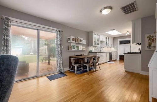 Allandale Casa | Cozy Multi-Property Bungalow in Central Austin W/Hot Tub