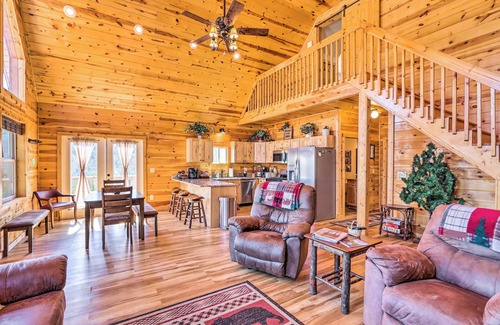 Unaka Cabina | Cozy Murphy Cabin Rental w/ Mountain Views!