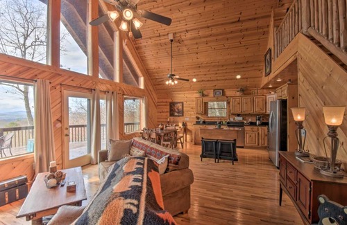 Murphy Casa | Cozy Murphy Cabin with Mountain Views and Fire Pits!