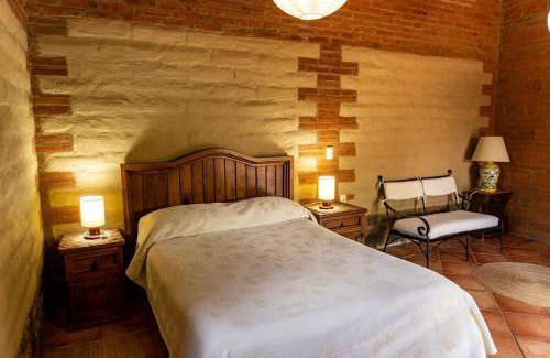 San Pedro Chalet De Esquí | Cozy Nature Escape in Tepoztlán