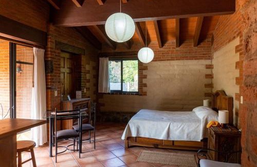 San Pedro Chalet De Esquí | Cozy Nature Escape in Tepoztlán