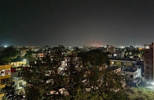 Nashik Apartamento | Cozy- Nest 2 BHK with Beautiful City View