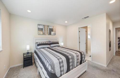 Southeastern Sacramento Casa | Cozy Nest Across the street from UC Davis Sacramento