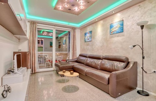 Kotor Apartamento | Cozy Nest Apartment- Central and Seaboard with Elevator