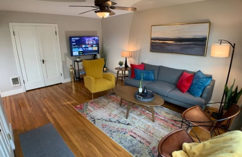 Hough Casa | Cozy Nest - Uptown 2BR, 2 Bath with Small Yard