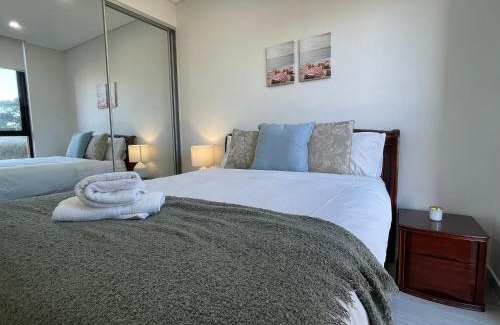 Kogarah Apartamento | Cozy New 2BR & Near Airport, Mall & Transit