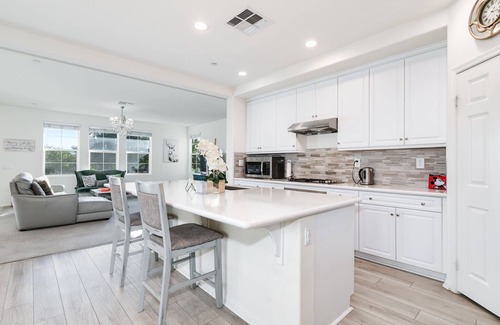 Ontario Casa | Cozy New 4Bedroom 4Bath home Chino 安靜小區4房4衛新房整租
