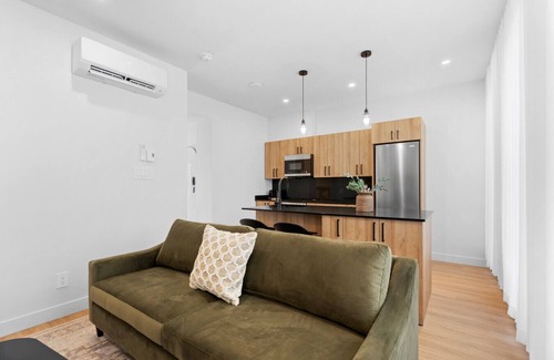 Plateau Mont Royal Apartamento | Cozy New Flat in Habitat Plateau by Denstays
