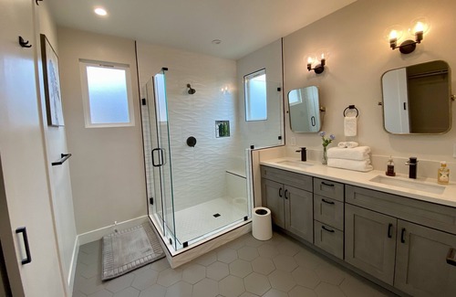 Claremont Casa | Cozy New Home in Claremont in Los Angeles near Colleges & Padua Hills Theater