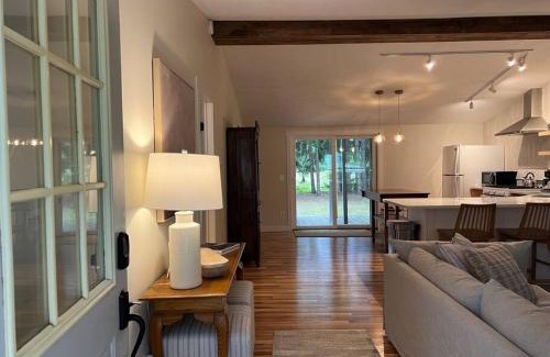 Northport Casa | Cozy & New - Walk to Lake Michigan & DT Northport
