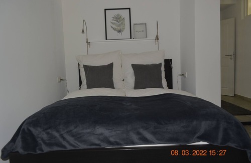 Bornsen Apartamento | Cozy newly furnished basement apartment. Close to the city and yet idyllic