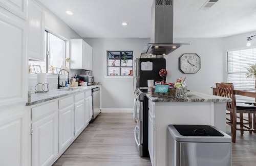 Lewisville Casa | Cozy Newly Renovated Entire Residential Home