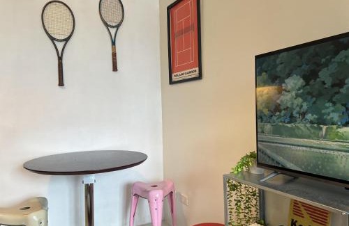 Valencia Apartamento | Cozy Nook l Accessible LRT QC l Wifi & Netflix