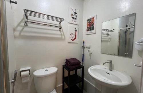 Valencia Apartamento | Cozy Nook l Accessible LRT QC l Wifi & Netflix