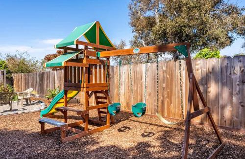 Del Rey Oaks Casa | Cozy Oaks - A Coastal Getaway with Idyllic Scenery