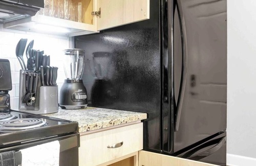 Paw Creek Casa | Cozy Oasis 1BR Near Everything w/ Free parking