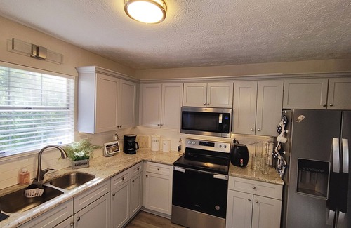 Lithonia Casa | COZY OASIS , ENTIRE HOUSE IN LITHONIA. 7 Minutes from Stonecrest Mall