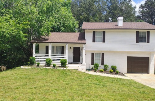 Lithonia Casa | COZY OASIS , ENTIRE HOUSE IN LITHONIA. 7 Minutes from Stonecrest Mall