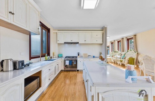 Ryde Casa | Cozy Oasis in Great Location with fun