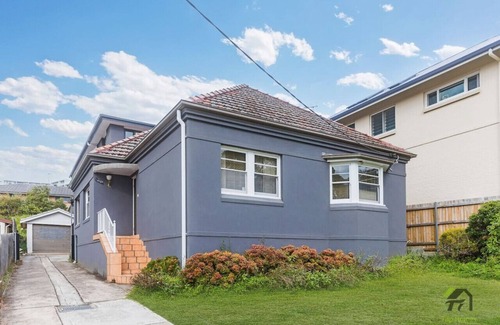 Ryde Casa | Cozy Oasis in Great Location with fun