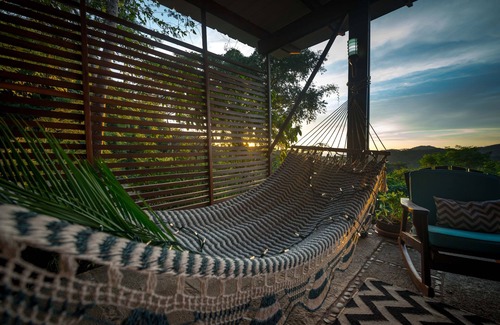 San Juan del Sur Villa | Elegante villa con vista al mar ubicada en el dosel de la jungla en SJDS