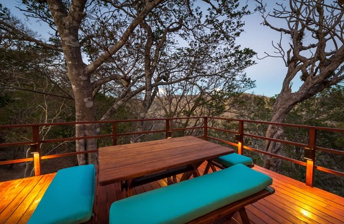San Juan del Sur Villa | Elegante villa con vista al mar ubicada en el dosel de la jungla en SJDS