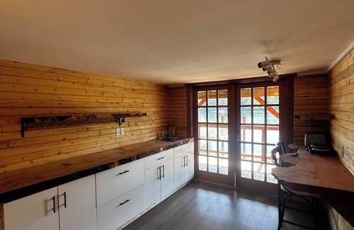Long Harbour Casa | Cozy Oceanfront Paradise: Hot Tub, Sauna & Private Dock – 5 Min to Town!