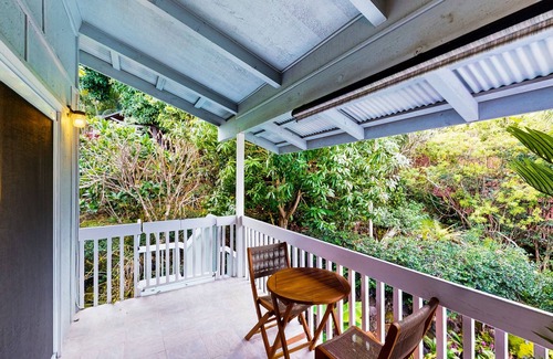 Kailua-Kona Apartamento | Cozy ohana studio with lush landscaping, lanai with ocean views, gazebo, firepit