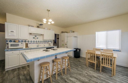 St. Charles Casa | cozy older home for rent very close to the north beach of Bear lake