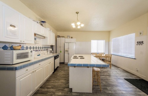 St. Charles Casa | cozy older home for rent very close to the north beach of Bear lake