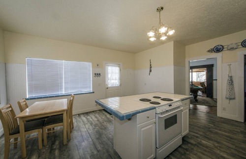 St. Charles Casa | cozy older home for rent very close to the north beach of Bear lake