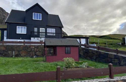 Faroe Islands Casa | Cozy Older House In Brilliant Nature