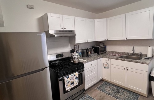 Wilmington Casa | Cozy on the Hill. Close to Riverfront, Brandywine park and great food