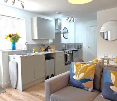 Ely Apartamento | Cozy One Bed Flat at Dawe Luxury Suites - An Entire Apartment near Ely Cathedral & Train Station - The Perfect Base to Explore Ely, Cambridge, Norfolk & London - 2 Guests Max & Pet Friendly