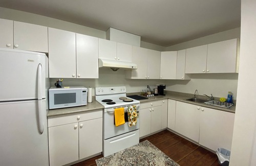 Newton Casa | Cozy One Bed Suite With Private Entire