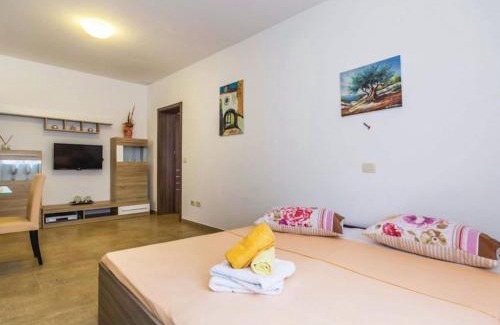Martina Apartamento | Cozy One Bedroom Apartment with Terrace