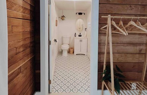 Marysville Casa | Cozy One Bedroom Farmhouse | 10 min to Everett