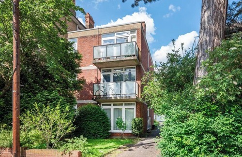 Copers Cope Apartamento | Cozy One-Bedroom Flat in Bromley