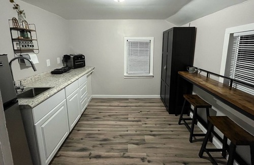 Kingsport Casa | Cozy one bedroom guesthouse, close to everything!