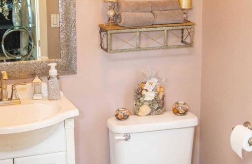 Meriden Casa | Cozy One Bedroom in Residential Home