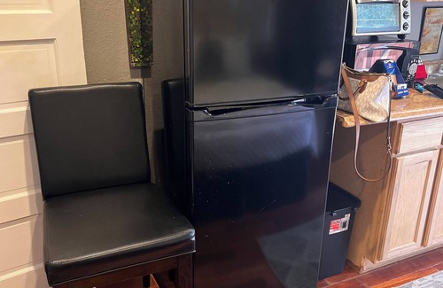 Downtown Riverside Apartamento | Cozy one of a kind 1910 bungalow -Wifi private . All close to RCC and UCR>