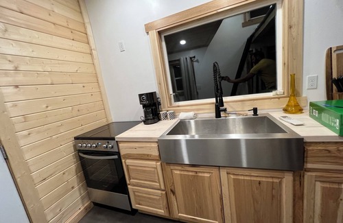 Colorado City Cabina | Cozy Orchard cabin with garden, vineyard in delightful Hildale
