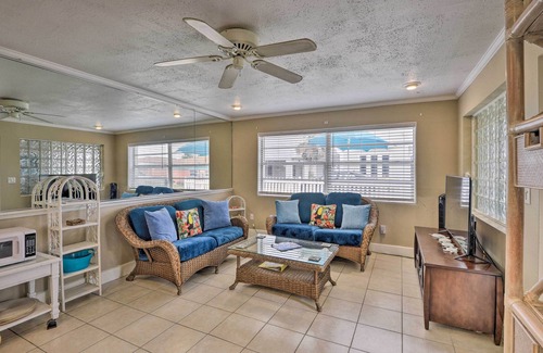 Neptune Cabaña | Cozy Ormond Beach Bungalow: Steps to the Sand
