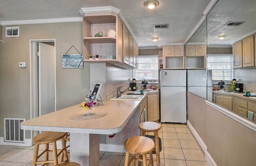 Neptune Cabaña | Cozy Ormond Beach Bungalow: Steps to the Sand