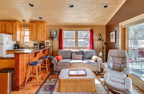 Ouray Cabina | Cozy Ouray Hideaway: Mountain Views, Steps to Main