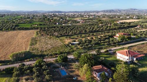 Pyrgos Casa | Cozy Owl's Studio Home