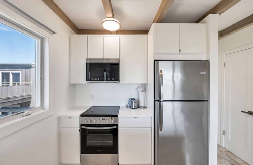 Napeague Apartamento | Cozy Pad 2BR Beachside Home | TennisPoolFreePKG