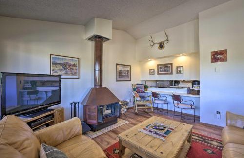 Pagosa Springs Apartamento | Cozy Pagosa Condo Stunning Mountain and Lake Views!